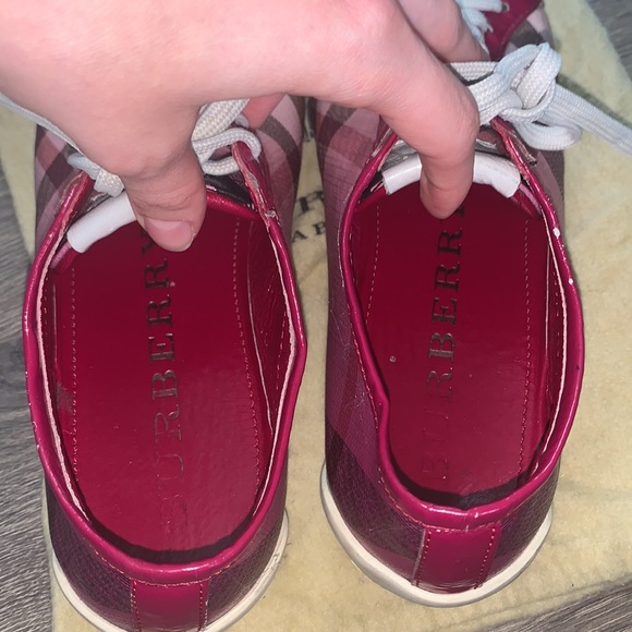 Patent leather Burberry sneakers - Picture 9 of 9